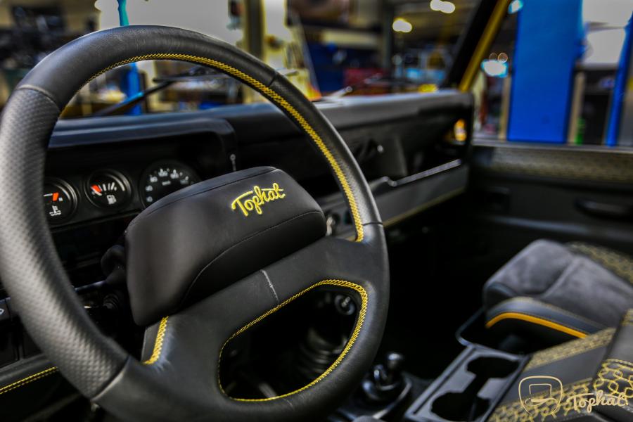Интерьер Land Rover Defender 90 by TopHat Classics 2017 года  (фото 38 из 68)